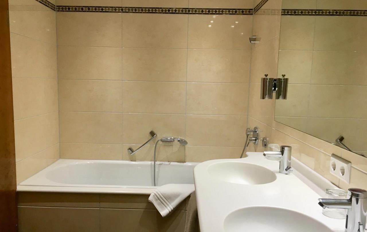 Hotel Engel Ulm Ngoại thất bức ảnh